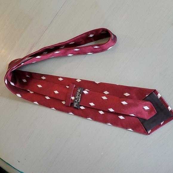 Jos A Bank MENS Burgundy /Silver Diamond Tie - Picture 3 of 4